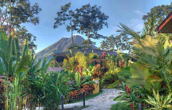 arenal national park hiking