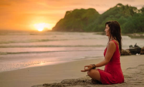 Harmony meditatie aan zee