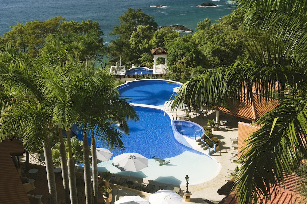 Hotel Parador main pool