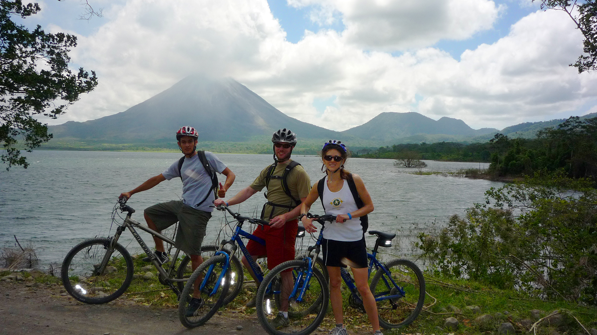 Mountain Bike Arenal Lake to El Castillo Village