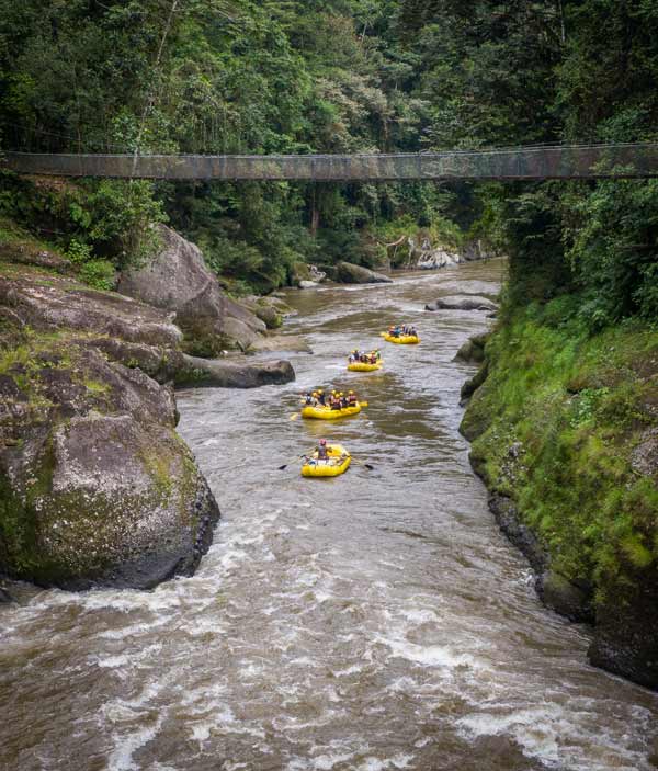 Rios Lodge rafting